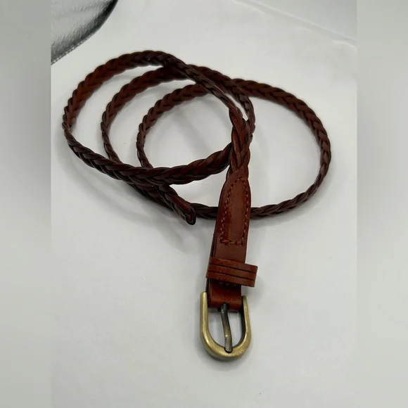 Braided Leather Belt with Brass Buckle - Picture 4 of 9